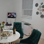 Tower 21 New And Unique Апартаменты