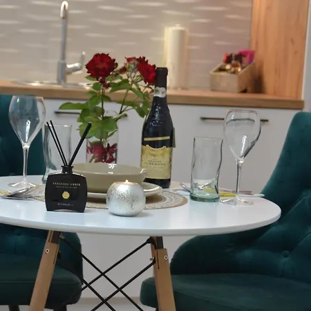 Tower 21 New And Unique شقة