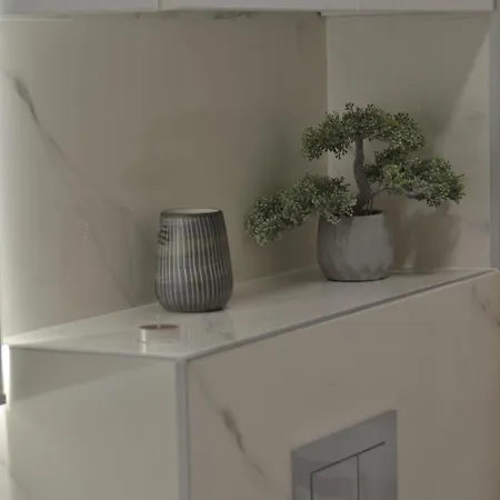 Tower 21 New And Unique شقة *