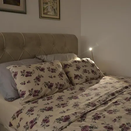 Tower 21 New And Unique شقة