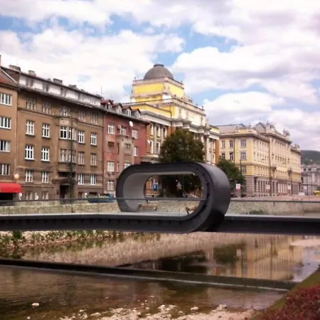 Tower 21 New And Unique شقة *