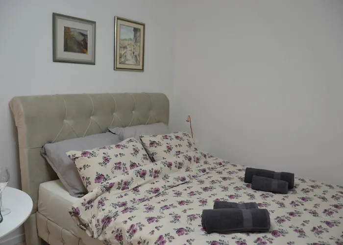 Tower 21 New And Unique *